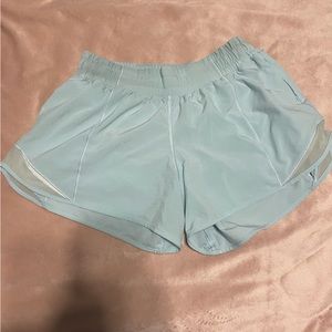 Lululemon Hotty Hot 4 in inseam Short